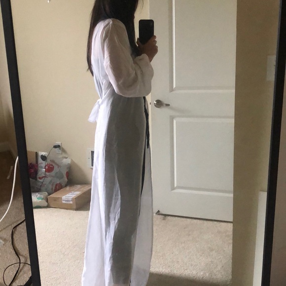 White Pretty Little Thing maxi beach kimono - Picture 2 of 5